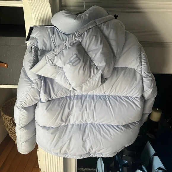 Aritzia Superpuff Cropped - Picture 3 of 3